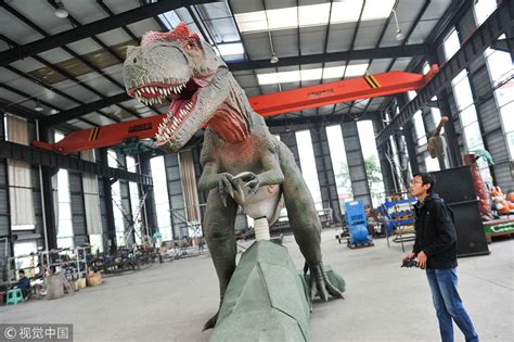 crean dinosaurio real en china